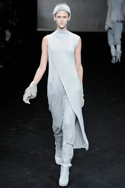 Look 13